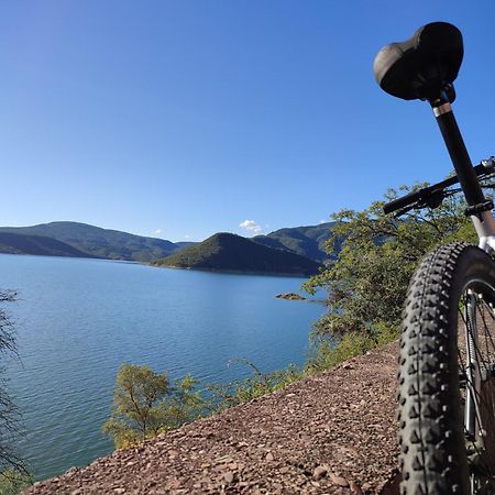 Terrazas Del Lago Cabra Corral Esterno foto