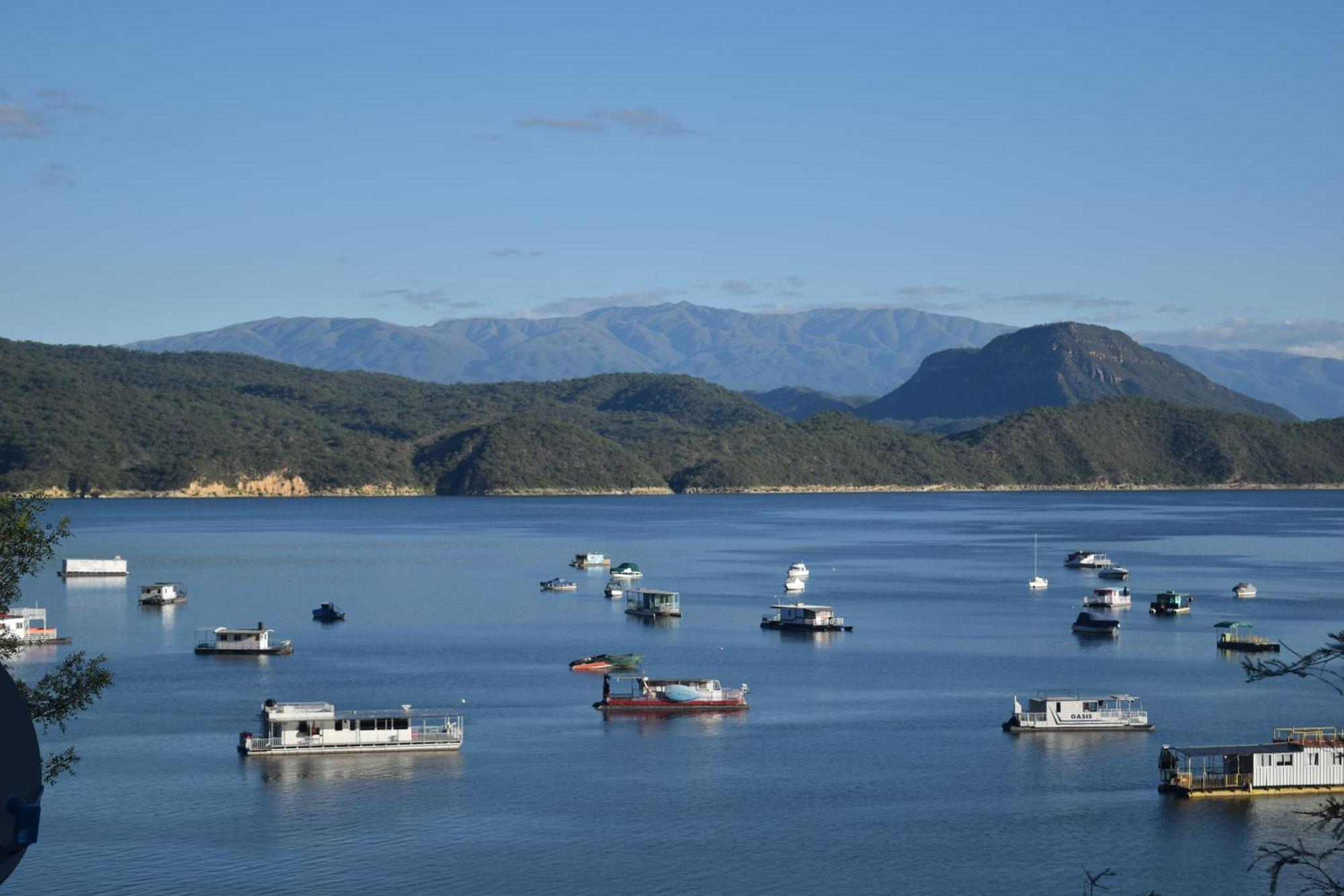 Terrazas Del Lago Cabra Corral Esterno foto